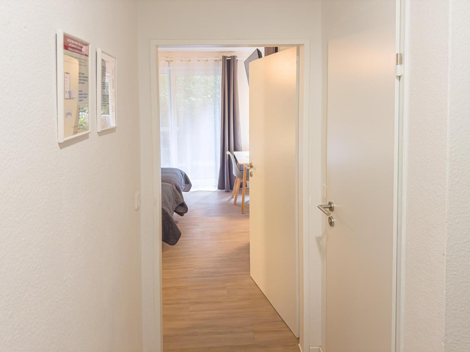 Immostay S#3 Apartment- Wifi & Parking, Golfclub Und Mercedes Benz