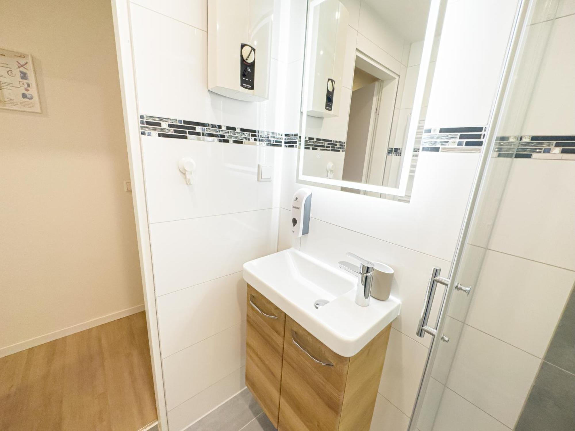 Immostay S#3 Apartment- Wifi & Parking, Golfclub Und Mercedes Benz Appartamento Brema