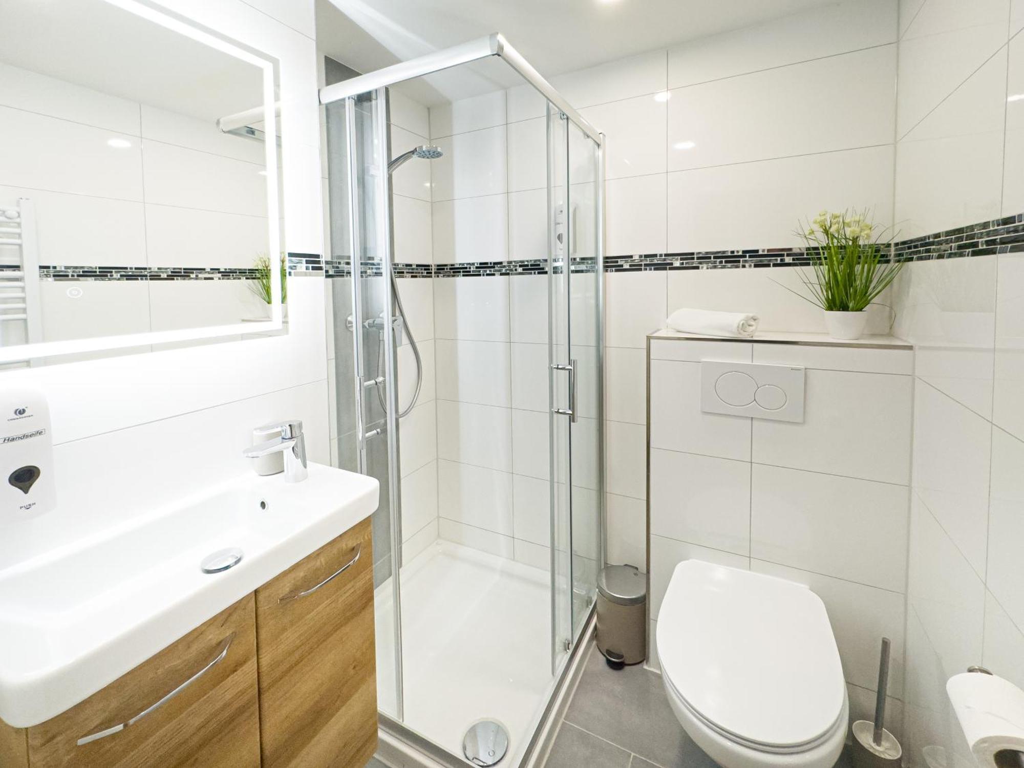 Immostay S#3 Apartment- Wifi & Parking, Golfclub Und Mercedes Benz